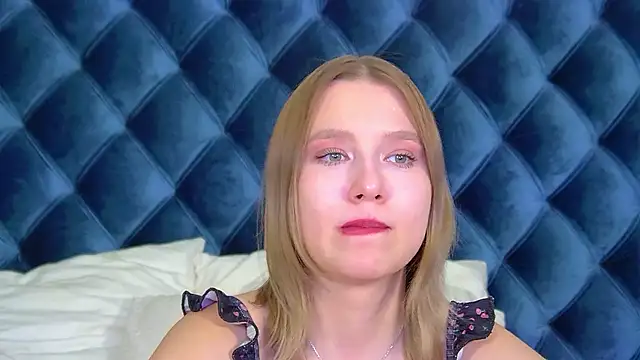 LiliLinn live sex cam