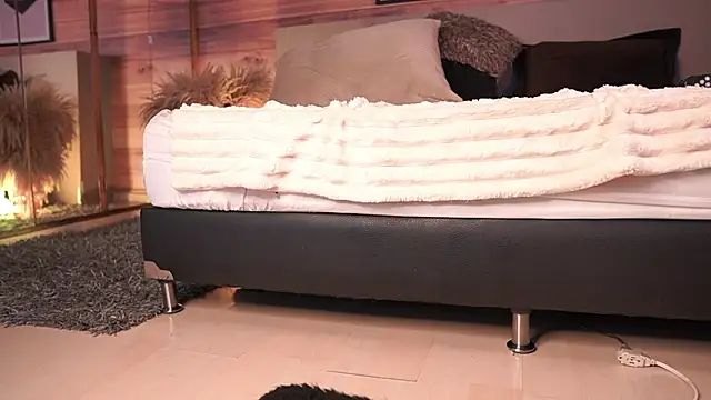 IzzyWild live sex cam