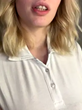 HoneyRay live sex cam