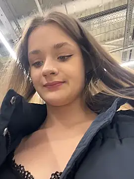 KittyQueeny live sex cam