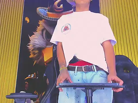 Tommy_bigcock19 live sex cam