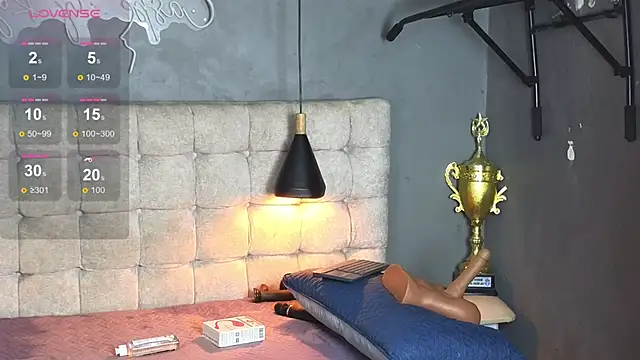 Horny_nick18 live sex cam