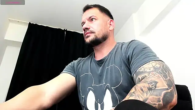 musclemonster31 live sex cam