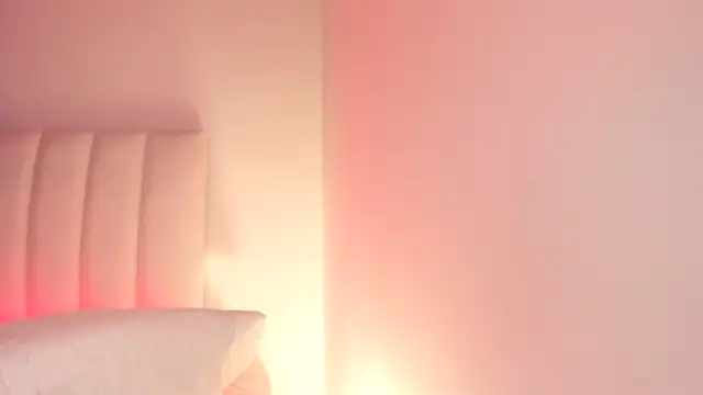 Hannahx__ live sex cam