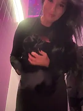 Tisha_Busty live sex cam