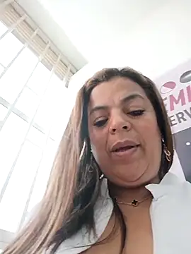 Mia-Glow live sex cam