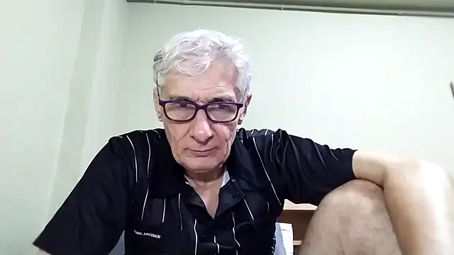 BIGUNCUTHARDCOCK live sex cam