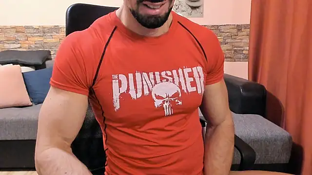 HotHunkTrainer live sex cam