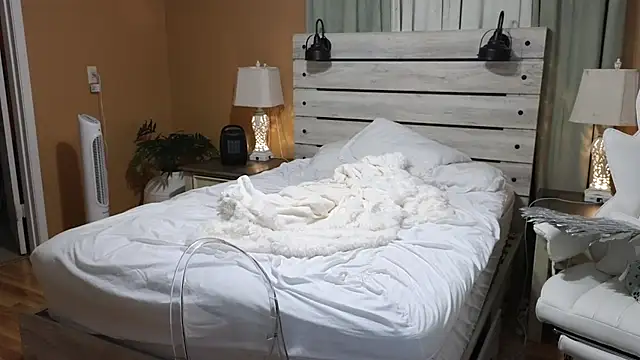 TexasTattooedHouseWife live sex cam