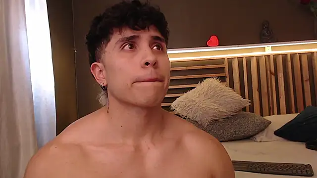 PaulEvens live sex cam