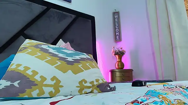 TashaNaughty4u live sex cam