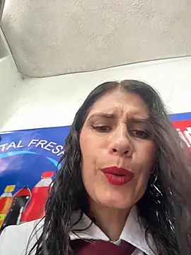 Alysson-- live sex cam