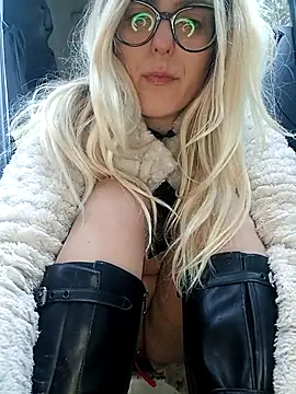 dolcehelena993 live sex cam