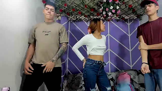 lau_and_boys18 live sex cam