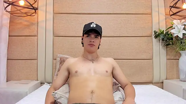 BenitoSaenz live sex cam