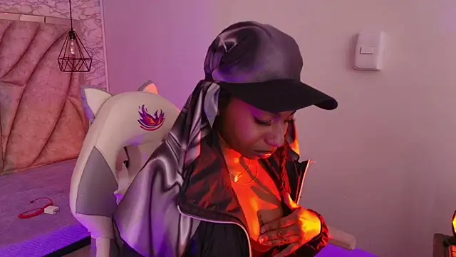 Queen_perla_ live sex cam