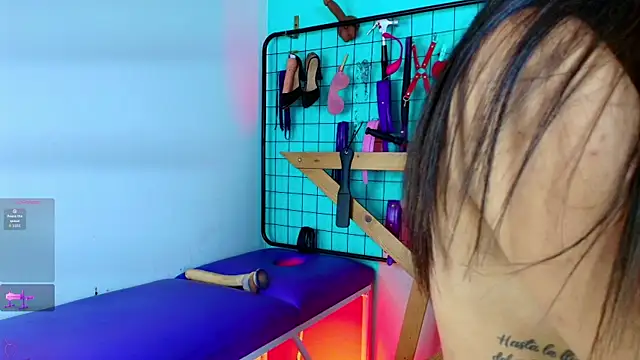 Mrmia_bdsm_extreme live sex cam