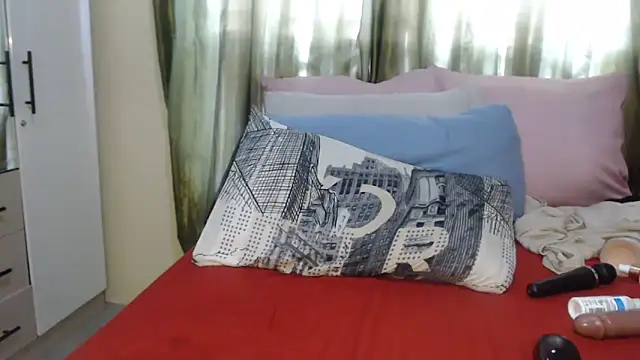 Foxybrownxx1 live sex cam