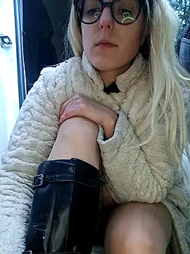 dolcehelena993 live sex cam