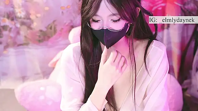 Anytoly live sex cam