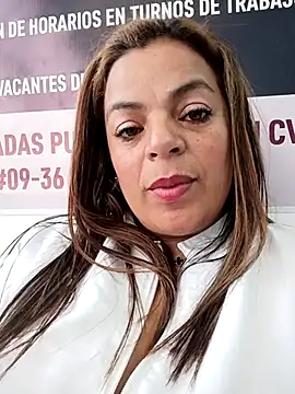 Mia-Glow live sex cam