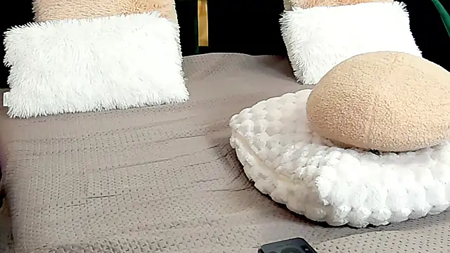 XeniaBlu live sex cam