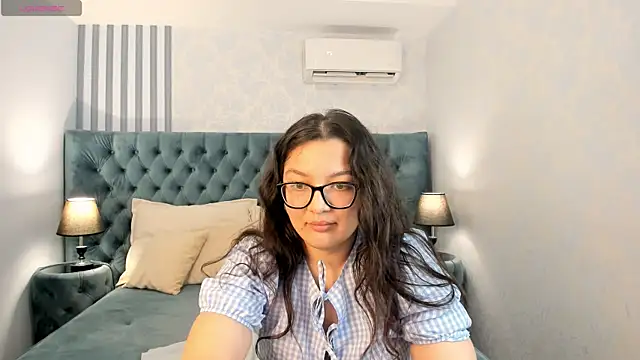ZarifaBev live sex cam