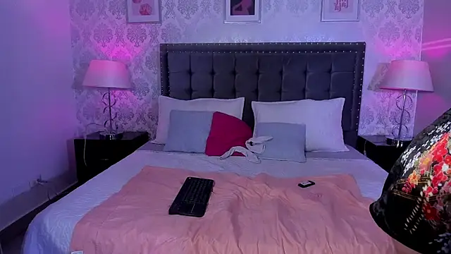 Evabellee live sex cam