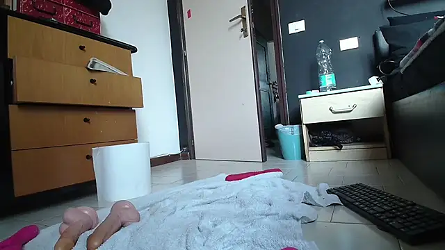 Honey2Bad live sex cam