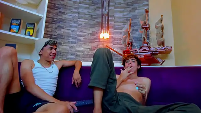 PoisonGuys live sex cam