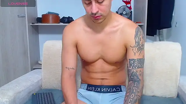 Tristan-bm live sex cam