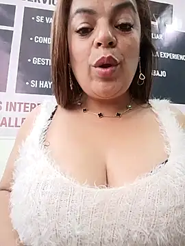 Mia-Glow live sex cam