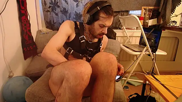 P4RtYBOII92 live sex cam