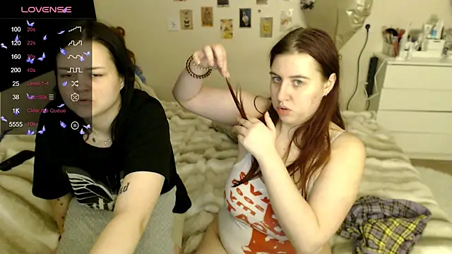 BettyandRich_'s cam snapshot