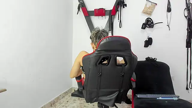 Lily_and_Lina's cam snapshot