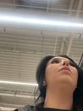 Tisha_Busty live sex cam