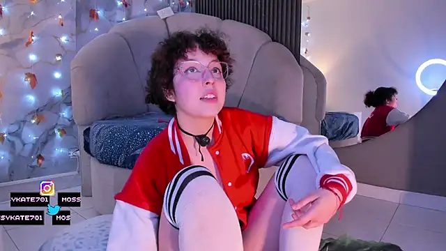 Katemoss70 live sex cam