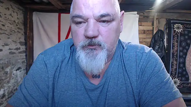 Newfiesausage1972 live sex cam