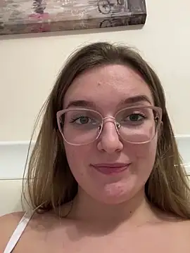 Bellatrisssaa live sex cam