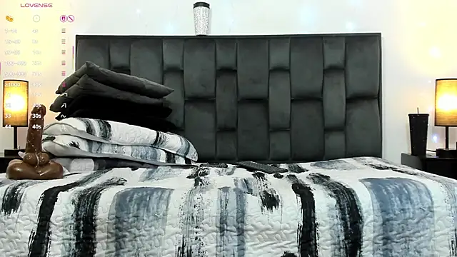 MartinaMadisson live sex cam