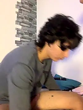 DavidAndClare live sex cam