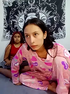 abby_n_emily's cam snapshot