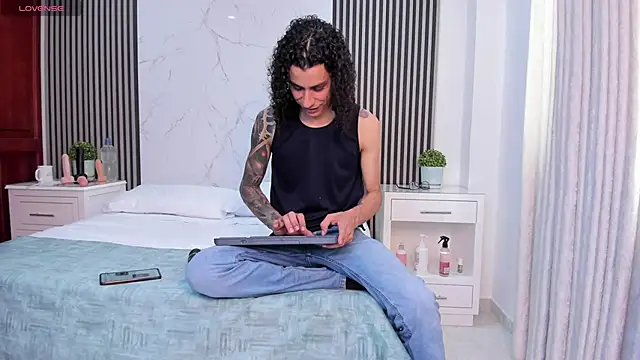 JackAndRosse_'s cam snapshot