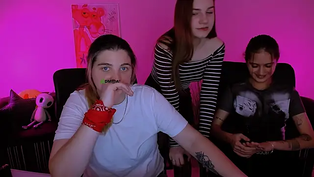 pure_radiance1's cam snapshot