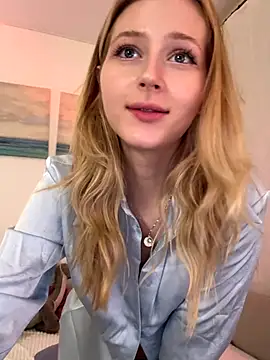 LunaRase live sex cam