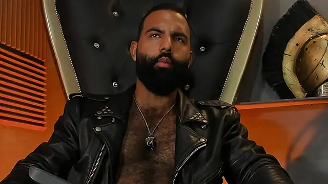 BeardAndrew live sex cam
