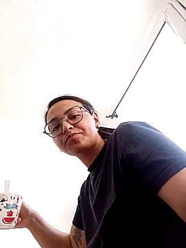 bri_ali's cam snapshot