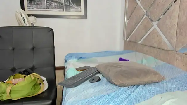 EvaxEmma live sex cam