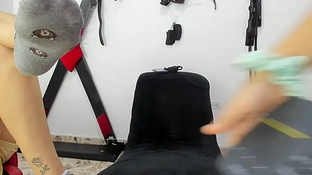 Lily_and_Lina's cam snapshot