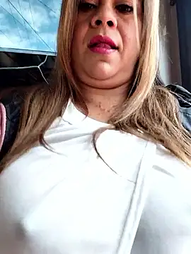 Laura-Hernandez live sex cam